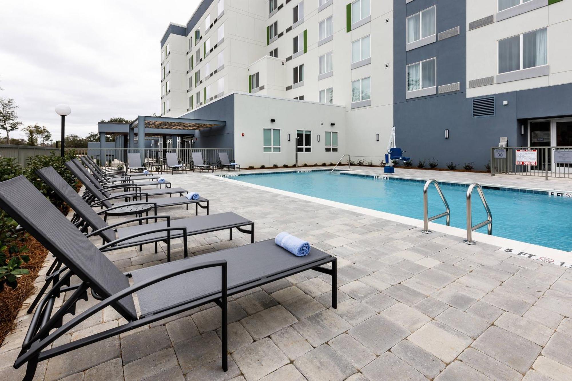Courtyard By Marriott Pensacola I-10 West Hotel Exterior foto